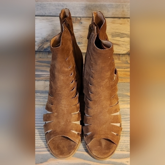 Dina True women's tan strappy open toe heels size 6.5 A26 - Picture 5 of 10